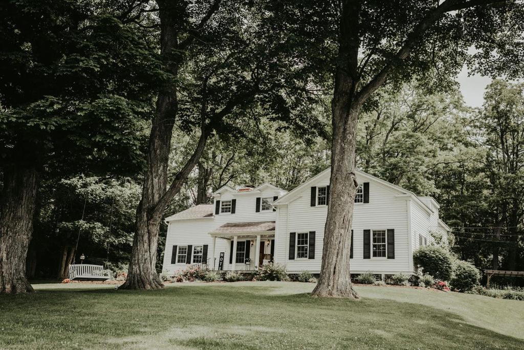 The Bond 1835 Inn 2*